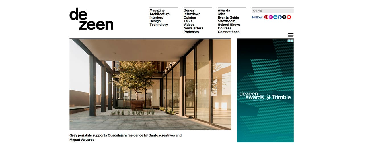 Grey peristyle supports Guadalajara residence by Santoscreativos and Miguel Valverde